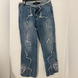 JADED LONDON PETITE CRIMSON ROSE EMBROIDERED JEANS